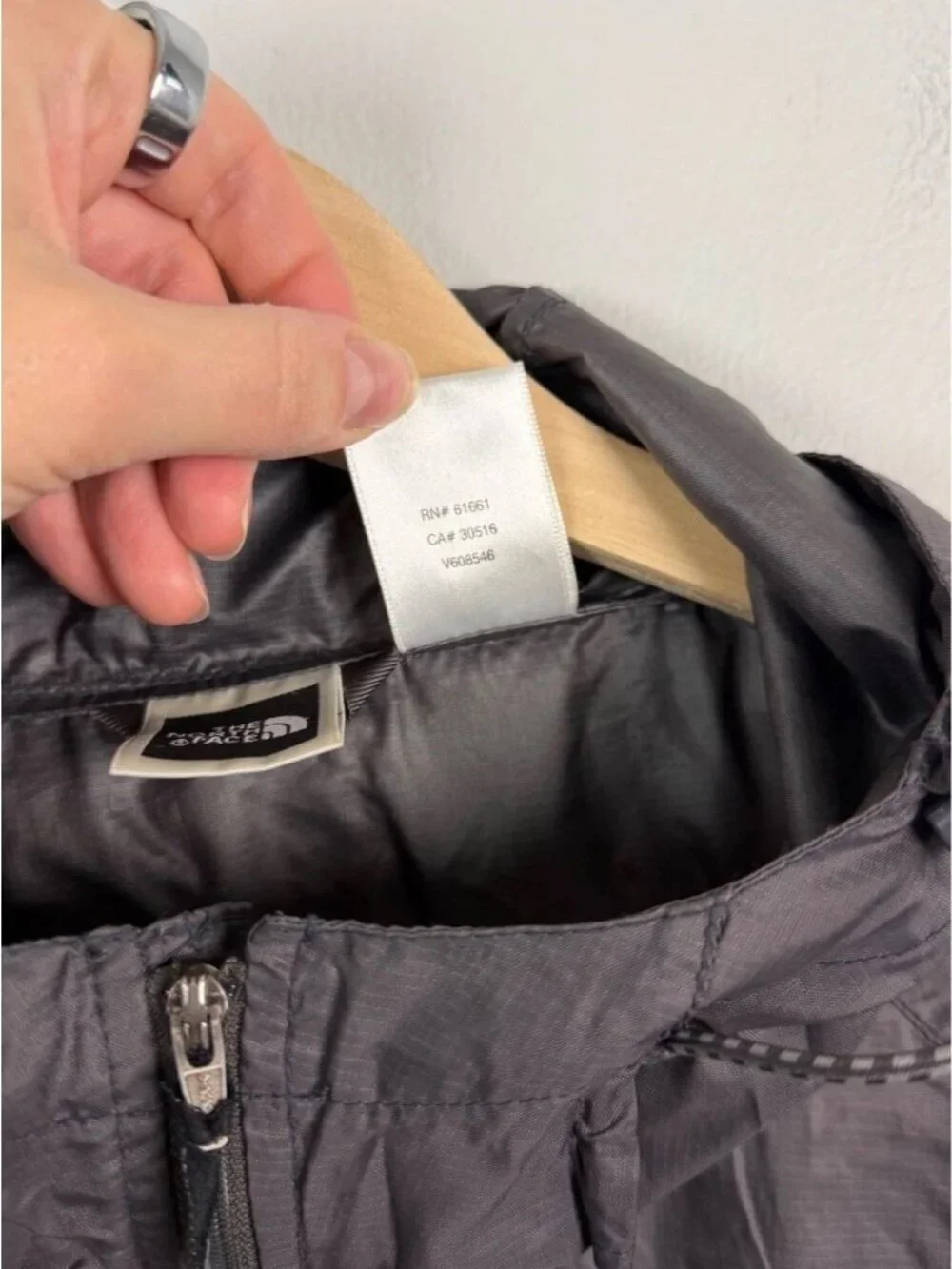 The North Face Grey Hooded Ripstop Windbreaker V608546 Size Large Men’s